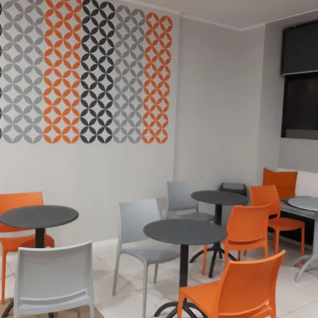 بيت شباب Centrum *