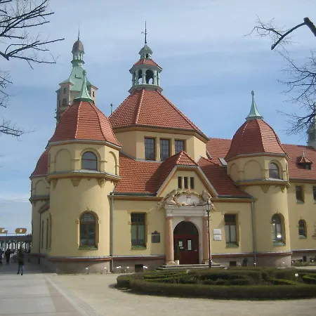 بيت شباب Centrum